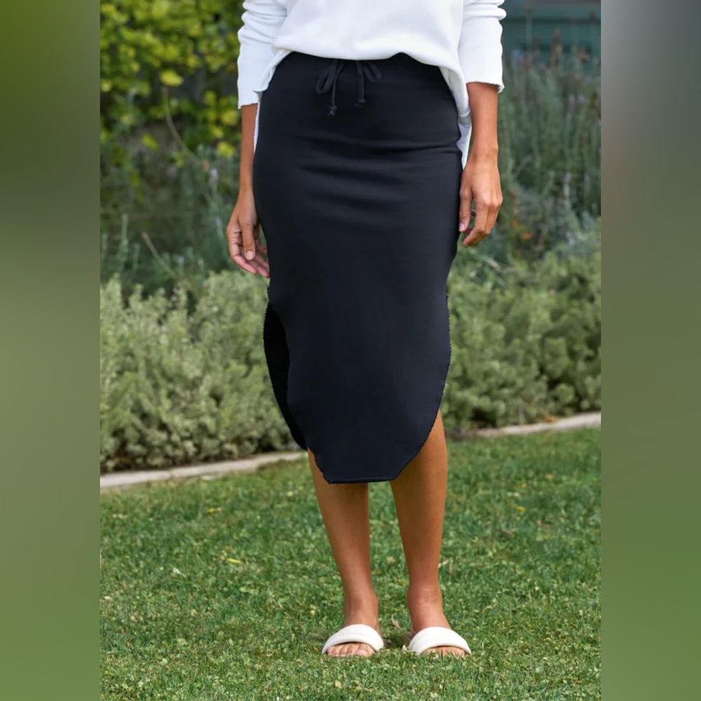 Frank & Eileen Donegal Skirt Black Triple Fleece Raw Tulip Hem Size Small